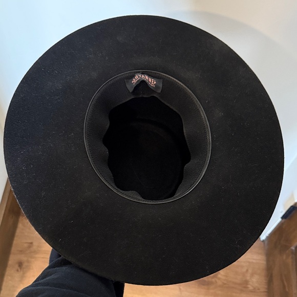 Stylish Black Wide-Brim Hat - Picture 5 of 5